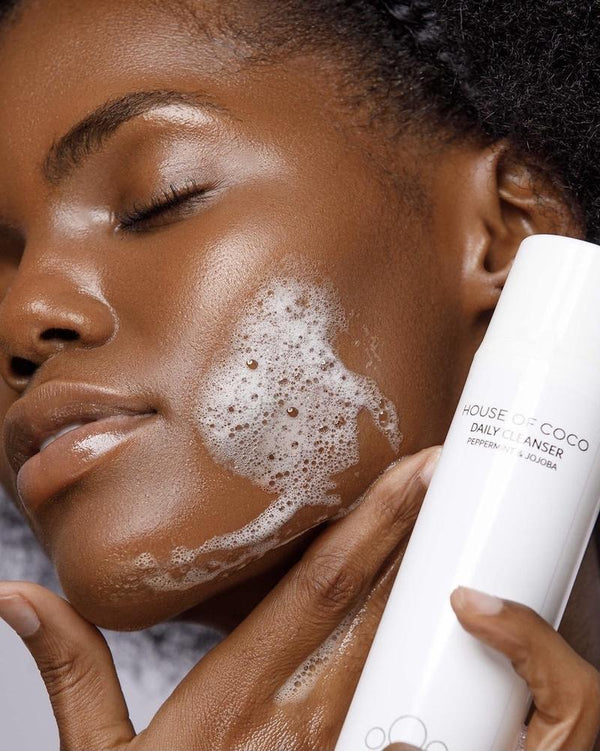 DAILY CLEANSING FACIAL WASH